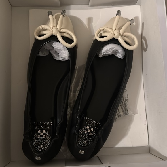 Women's Black and Cream Ballet Flats - Picture 5 of 5